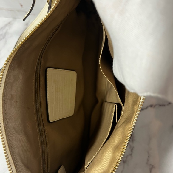 GUC Coach Beige Crossbody - Picture 9 of 12